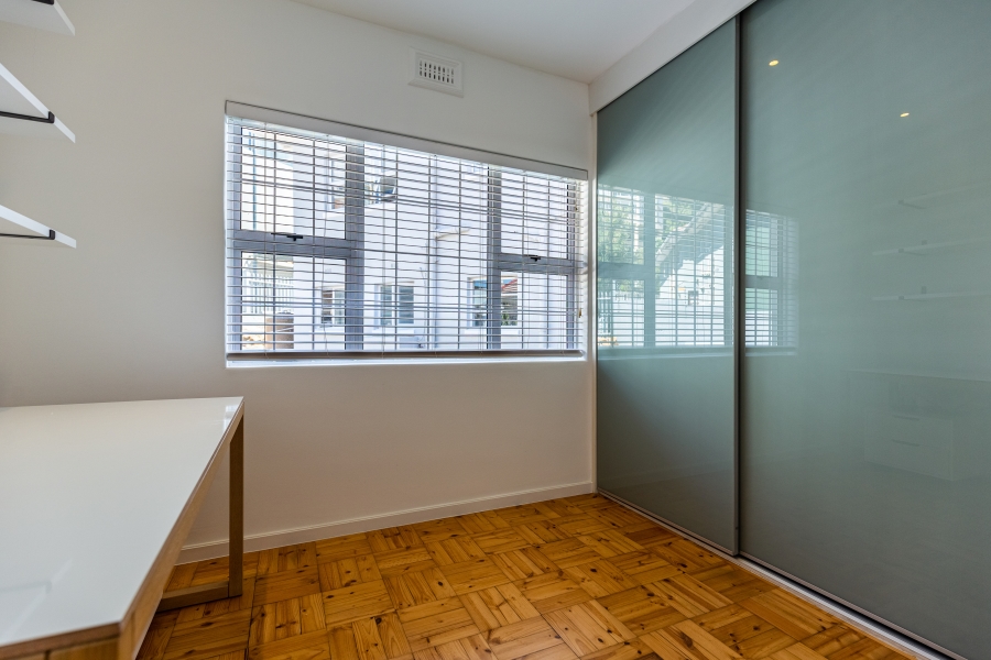 To Let 2 Bedroom Property for Rent in Vredehoek Western Cape